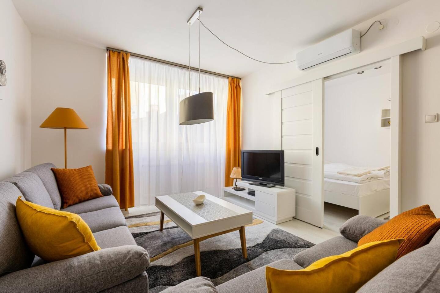 Flat White Apartment — Photos 3